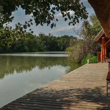 Antal-tavi Fogadó és Horgászparadicsom Szentes Esterno foto
