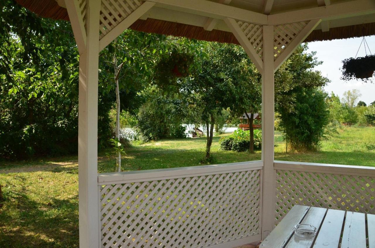 Antal-tavi Fogadó és Horgászparadicsom Szentes Esterno foto