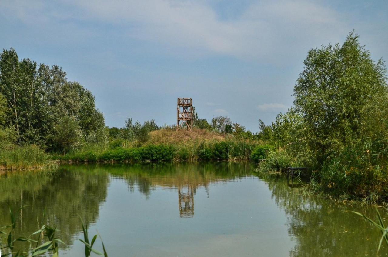 Antal-tavi Fogadó és Horgászparadicsom Szentes Esterno foto