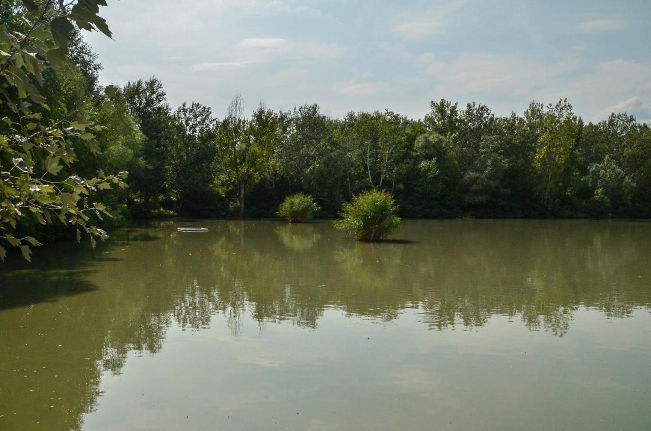 Antal-tavi Fogadó és Horgászparadicsom Szentes Esterno foto